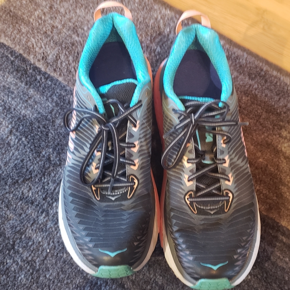 Hoka.      AAAHI DYNAMIC STABILITY SHOE